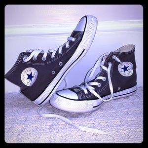 Grey converse